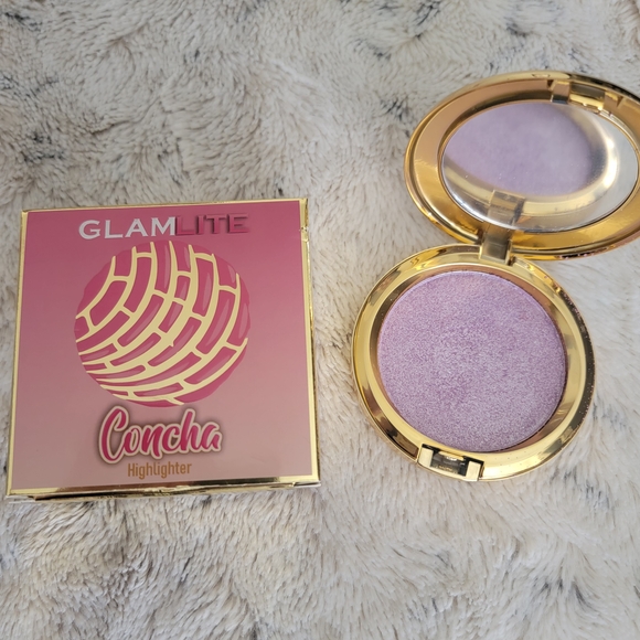 Glamlite Concha Lavender Purple Highlighter - Picture 1 of 7